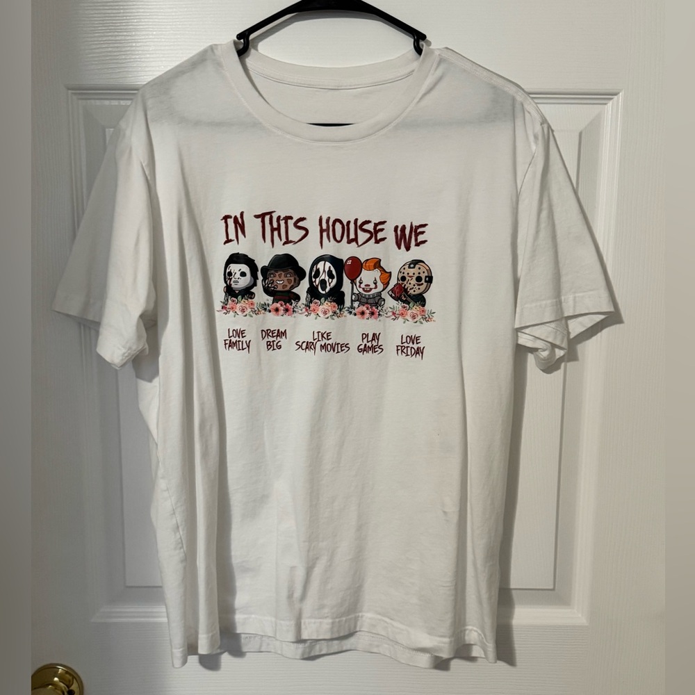 Lg White Graphic T-Shirt with Classic Horror Characters!